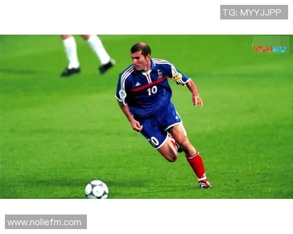 21世纪初足球明星的辉煌岁月与传奇故事回顾